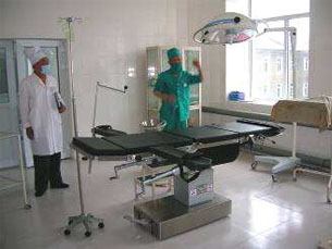 사진은 프랑스 NGO 프리미어 어전스 (Premiere Urgence) 의 도움으로 개보수 공사를거의 마친 북한의 한 병원.