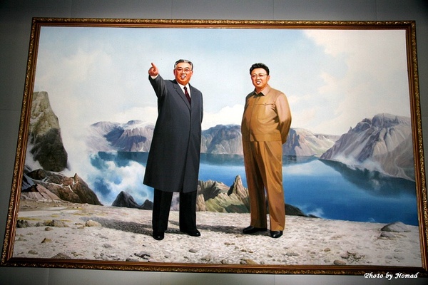 북한개성의 김일성,김정일 초상화.