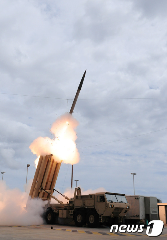 미국의 고고도 미사일방어시스템 ‘사드(THAAD)’의 미사일 발사 모습.ⓒ AFP=뉴스1