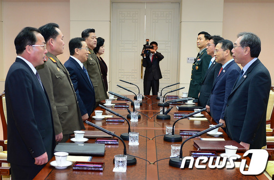 지난 2월 12일 남북고위급접촉이 판문점 평화의 집에서 열리고 있다. (통일부 제공) 2014.2.12/뉴스1 © News1