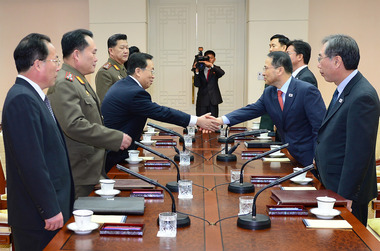 지난 2월 12일 판문점 남측 평화의 집에서 남북 고위급 접촉이 열리고 있다. (통일부 제공) 2014.2.12/뉴스1 © News1