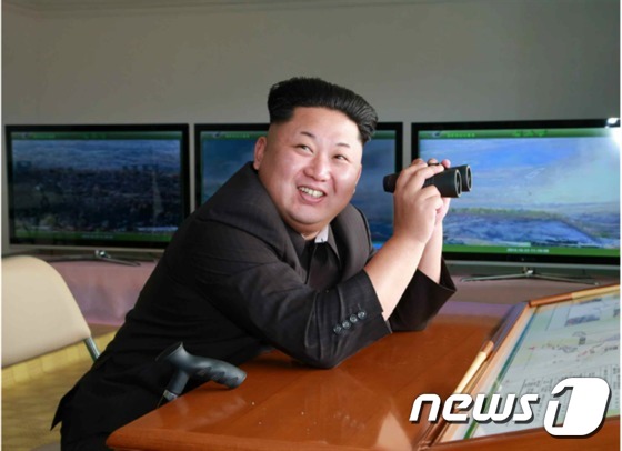 북한 김정은 노동당 제1비서가 인민군 제526대연합부대와 제478연합부대 사이의 쌍방 실동훈련을 지도했다고 24일 조선중앙통신이 보도했다 /(사진 출처=노동신문)뉴스1 