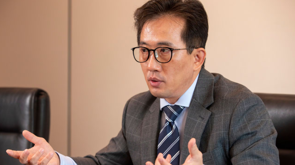 美, 北외교관 망명에 